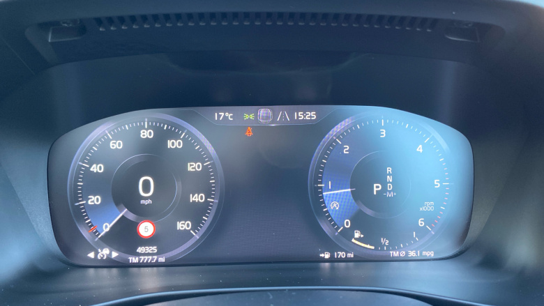 Volvo Xc40 2.0 D4 [190] R DESIGN Pro 5dr AWD Geartronic Diesel Estate